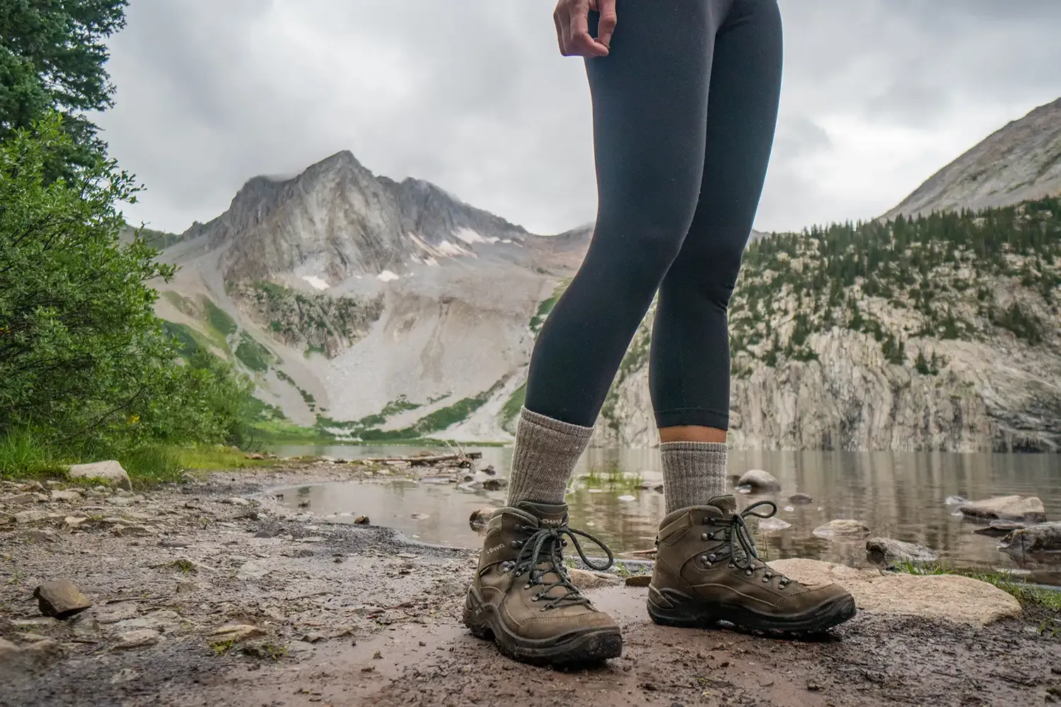 The Best Hiking Leggings for Women in 2023: Thermal, Pockets and More | by  Laurel Robbins | Medium